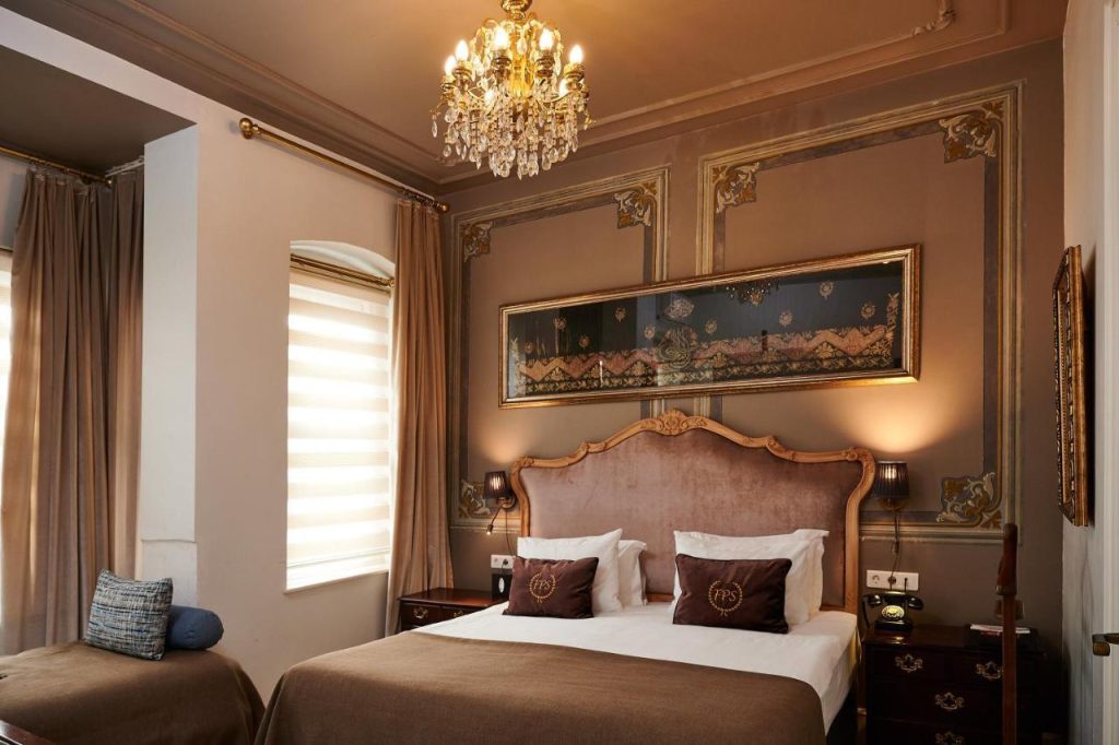 Beyoğlu konaklama, 2025 design hotels, vintage oteller, butik oteller, Faik Pasha Apartments