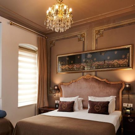 Beyoğlu konaklama, 2025 design hotels, vintage oteller, butik oteller, Faik Pasha Apartments