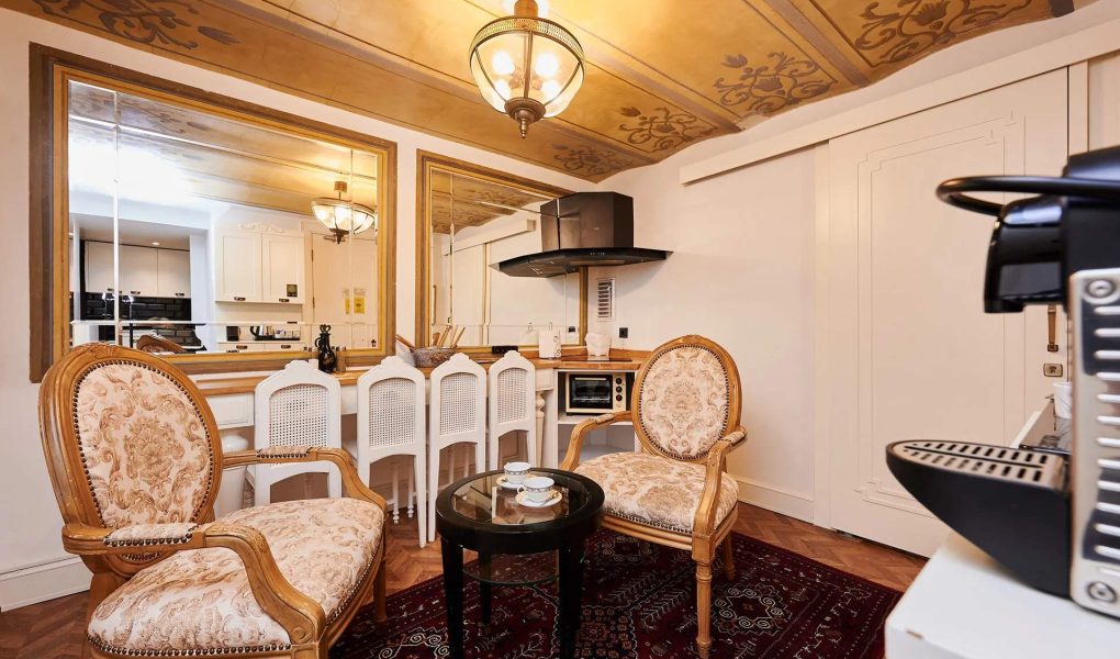 beyoğlu vintage hotel, vintage hotel istanbul, beyoğlu butik otel, beyoğlu design hotel, faik pasha apartments, istanbul art hotel, çukurcuma vintage hotel, cihangir vintage hotel, nostaljik otel istanbul