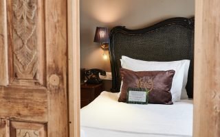 Beyoğlu design hotels, modern otel, sanat oteli, çağdaş konaklama, uzun dönem konaklama, faik pasha apartments, galata hotel, cihangir hotel, istanbul otel, rezervasyon, tripadvisor, google yorumları, butik otel, merkezi otel, 2025, suit daire, oda tipleri, sanat ve tasarım, beyoğlu mahallesi