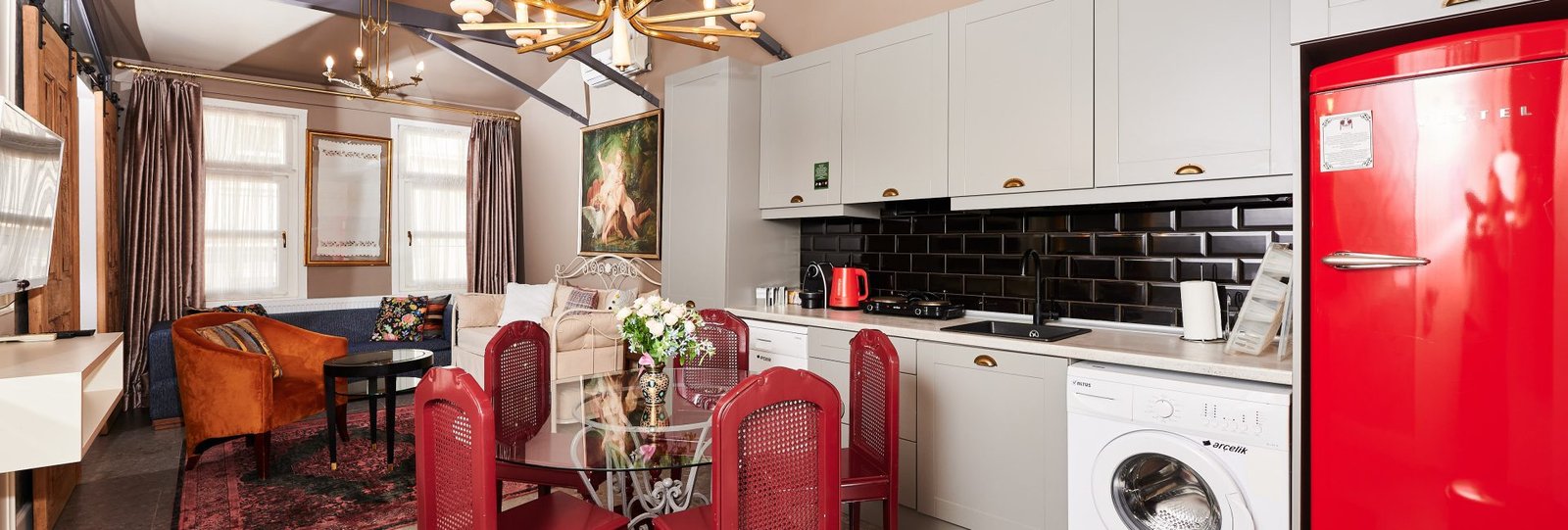 Beyoğlu design hotels, modern otel, sanat oteli, çağdaş konaklama, uzun dönem konaklama, faik pasha apartments, galata hotel, cihangir hotel, istanbul otel, rezervasyon, tripadvisor, google yorumları, butik otel, merkezi otel, 2025, suit daire, oda tipleri, sanat ve tasarım, beyoğlu mahallesi