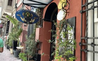 Beyoğlu hotels, Beyoğlu design hotel, İstanbul small hotels, beyoğlu otel, butik otel, faik pasha apartments, uzun dönem konaklama, galata hotel, cihangir hotel, konaklama rehberi, istanbul otel, rezervasyon, tripadvisor, google yorumları