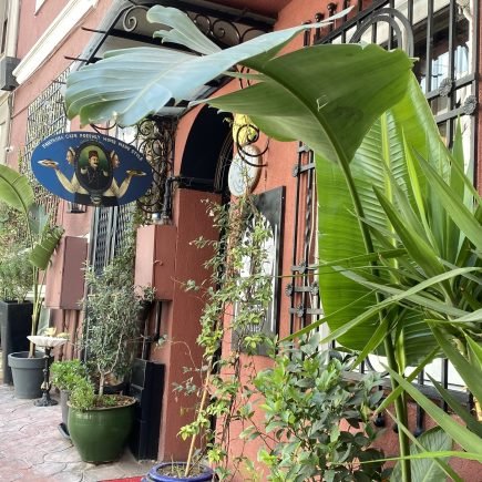 Beyoğlu Hotels 2026: İstanbul'un Kalbinde Tarihi ve Konforlu Konaklama 9 Beyoğlu hotels, Beyoğlu butik otel, Faik Pasha Houses, İstanbul butik otel, Beyoğlu konaklama, tarihi İstanbul oteli, Çukurcuma otelleri, Cihangir otelleri, İstanbul 2026