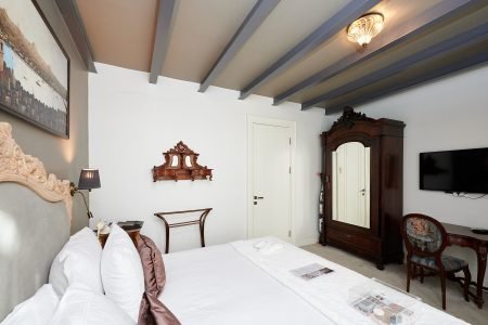 Beyoğlu hotels, Beyoğlu design hotel, İstanbul small hotels, modern otel, butik otel, uzun dönem konaklama, faik pasha apartments, galata hotel, cihangir hotel, istanbul otel, rezervasyon, tripadvisor, google yorumları, konaklama rehberi, apart otel, suit daire, merkezi otel, 2025