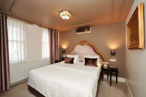 Beyoğlu hotels, Beyoğlu design hotel, İstanbul small hotels, modern otel, butik otel, uzun dönem konaklama, faik pasha apartments, galata hotel, cihangir hotel, istanbul otel, rezervasyon, tripadvisor, google yorumları, konaklama rehberi, apart otel, suit daire, merkezi otel, 2025