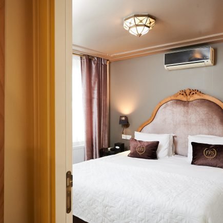 Beyoğlu Hotels 2026: İstanbul Merkezinde Konaklamayı Gerçekten Hissedenler İçin 15 Beyoğlu hotels, Beyoğlu design hotel, İstanbul small hotels, modern otel, butik otel, uzun dönem konaklama, faik pasha apartments, galata hotel, cihangir hotel, istanbul otel, rezervasyon, tripadvisor, google yorumları, konaklama rehberi, apart otel, suit daire, merkezi otel, 2025