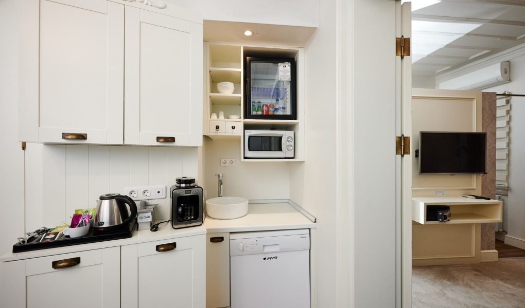 Beyoğlu Hotels 2026: Çukurcuma’da Tarih, Yaşam ve Ev Konforunda Konaklama Deneyimi 1 Faik Pasha Houses Beyoğlu tasarım otel deneyimi